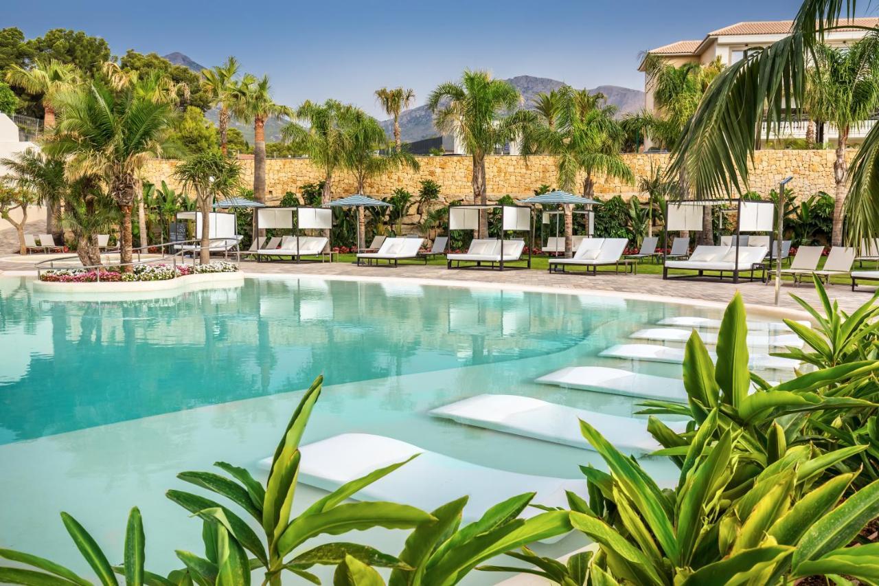Hotel Barcelo La Nucia Palms Exterior foto The swimming pool at the hotel