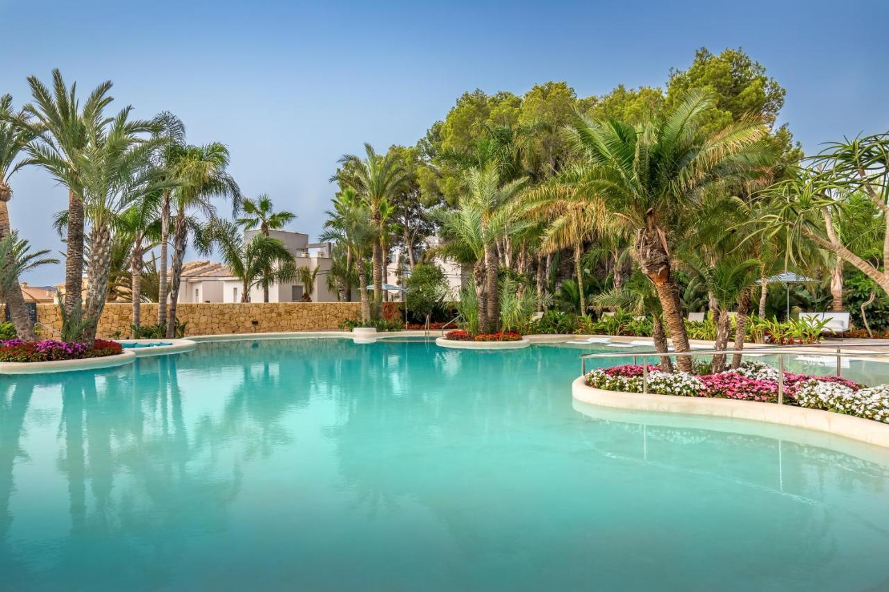 Hotel Barcelo La Nucia Palms Exterior foto The resort's swimming pool