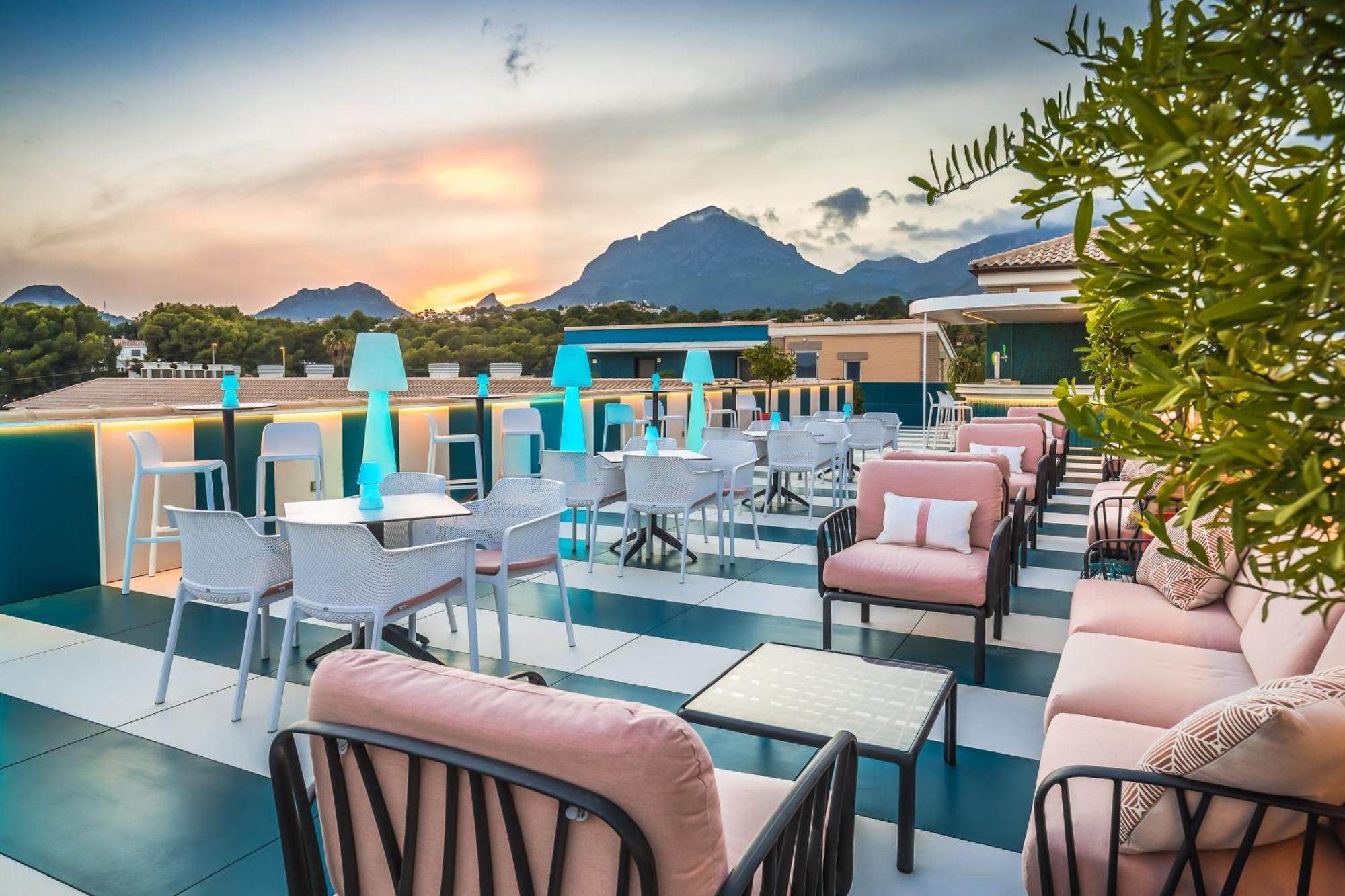 Hotel Barcelo La Nucia Palms Exterior foto The hotel's rooftop bar